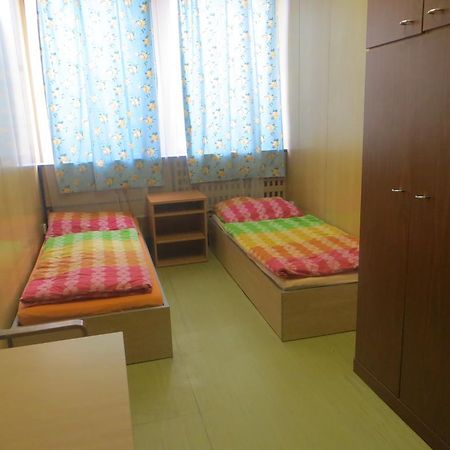 Hostel Monty Říčany Kültér fotó